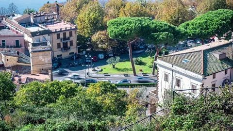 Traffic timelapse in the main square in Trevignano Romano. Stock Footage 143625630