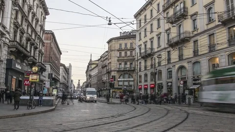 Traffic timelapse in Milan Video stock 72464935