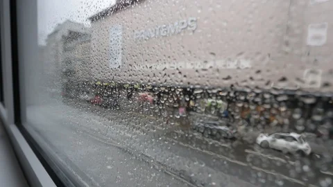 Traffic timelapse, rain drops on window, France 動画素材 101349146