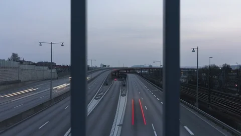 Traffic timelapse shot over brige, Zoom out. 4K. 25p Vídeos de archivo 100258684