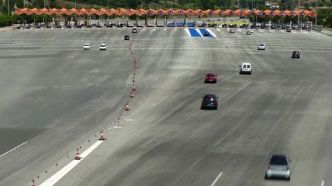 Traffic in a toll.Top view. Vídeos de archivo 91146140