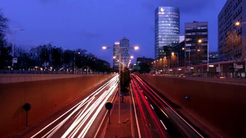 Traffic in an underground tunnel Vidéo 254477111