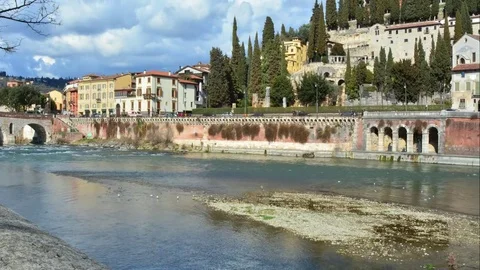 Traffic in Verona: Time Lapse 스톡 동영상 76454359
