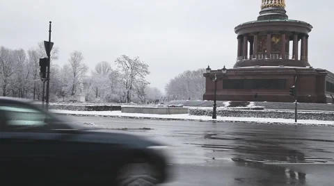 Traffic at victory column in berlin Stock Footage 46664474