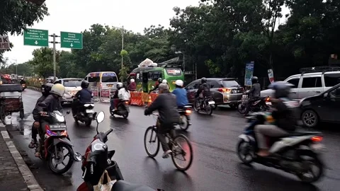The traffic was congested after the afternoon rain. Stock Footage 292418557