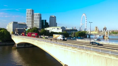 Traffic on Waterloo Bridge over Thames river Stock-Footage 157446320