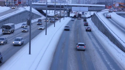 Traffic on winter road. Stock Footage 121719337