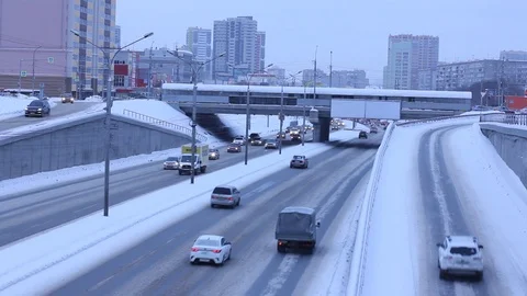 Traffic on winter road. Stock Footage 121719358