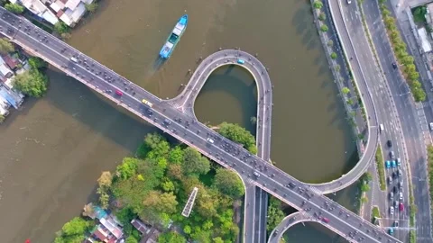 Traffic at y bridge Stock Footage 306392671