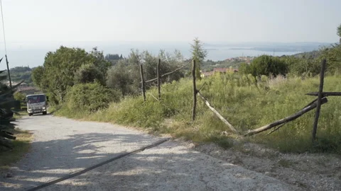 Trafic mountains garda lake garbage truck Video stock 133340049