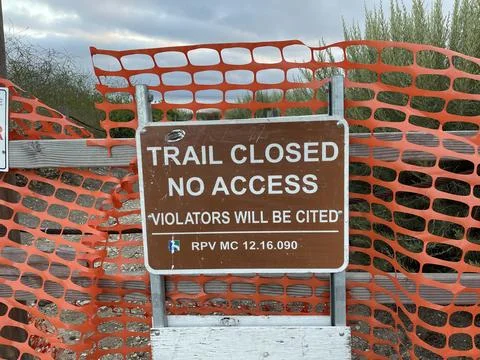 Trail Closed No Access Do Not Enter Sign Hiking Trails Stock Photos