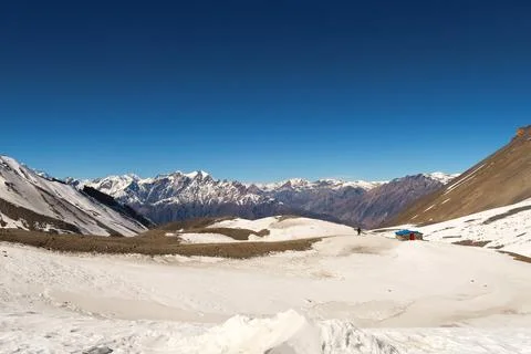 The trail down from Thorong La, Thorung La, Thorang La pass to Muktinath ru.. Stock Photos
