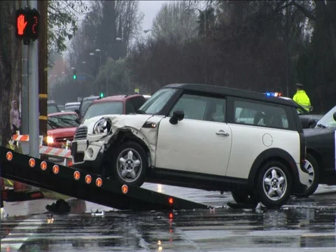 Trailer-car-up Stock Footage 1002309