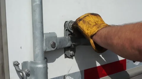 Trailer door opens (close up) 库存影片 42578040