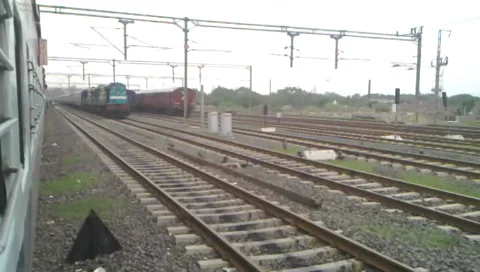 Train and track Stock-Footage 31988599