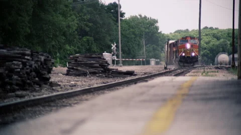 Train Approach Hot Day Video stock 42591770