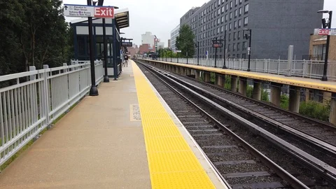 Train approcahing the station Video stock 113157065