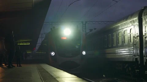 Train arrival 스톡 동영상 221788531