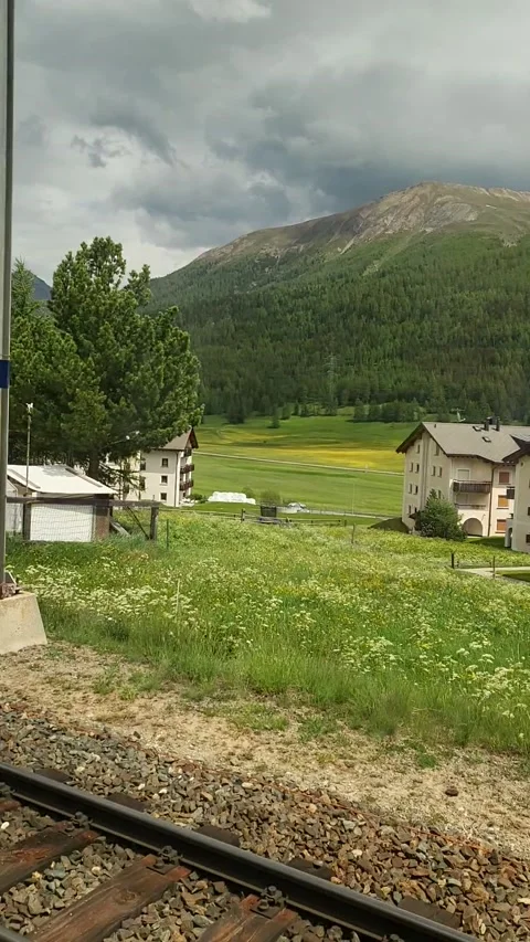 Train arrival in Zuoz station. Stock Footage 202308947