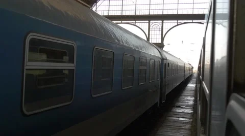 Train arrives at budapest Keleti train station Stock Footage 43197451
