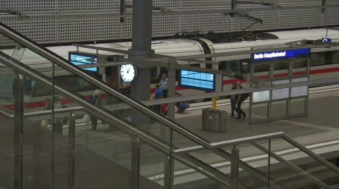 Train at Berlin Central Station 2 Stock-Footage 497715
