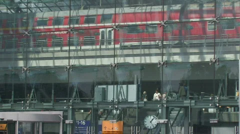 Train at Berlin Central Station 3 Stock-Footage 497714