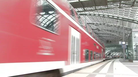 Train at Berlin Central Station 8 Stock-Footage 497706