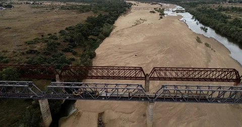 Train Bridge 1 4k Stockbeeldmateriaal 93026817