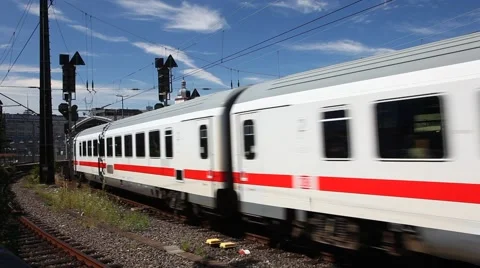 Train at the Central Station in Cologne, Germany Stockbeeldmateriaal 66074403
