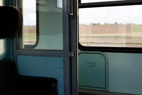 Train compartment, seats in a train. outside the window landscape. compartm.. Foto stock