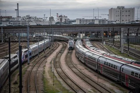 Train controllers' strike disrupts traffic during French school holidays, Paris, 스톡 사진