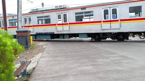 Train Crossing at Mangga Dua Square Video stock 246836579