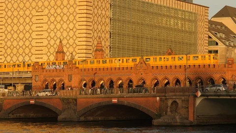 Train crossing Oberbaum bridge. Berlin, Germany. Stock Footage 119118029