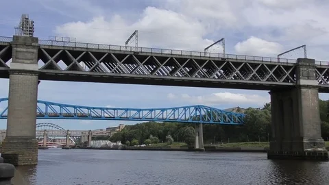 Train crossing Queen Elizabeth II bridge River Tyne Stock Footage 80759206