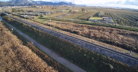 Train in cuontryside Stockbeeldmateriaal 121144808
