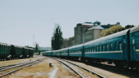 The train departs from the platform Stockbeeldmateriaal 159178383