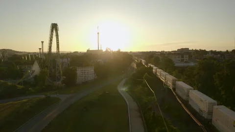 A Train drives through Hershey, Pennsylvania at Sunrise 库存影片 249625643