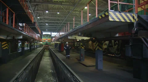 Train Factory hall Stock-Footage 33402763