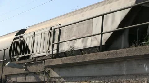 Train Видео 12051184