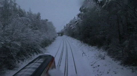 Train goes through snow 動画素材 609709