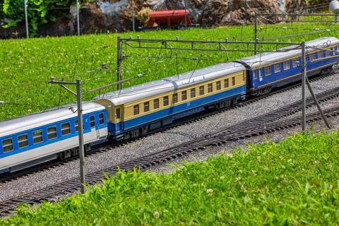 Train in the green scenery Foto stock