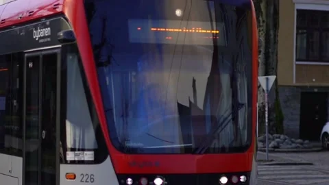 Train leaving for next station raw footage captured in Slow motion. 库存影片 234111445