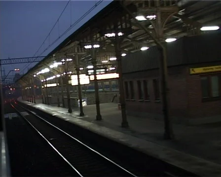 Train leaving the station 스톡 동영상 847737