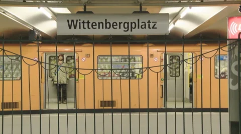 Train leaving station Stock-Footage 1091813