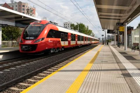 Train leaving the station Foto stock