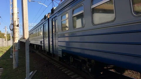 Train moving towards Stock Footage 83048337