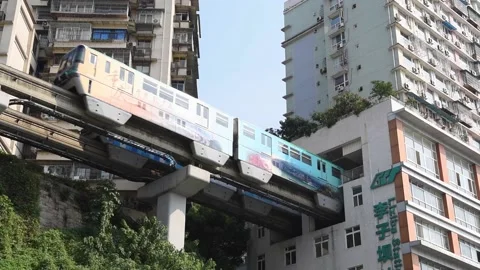 Train pass through building in Chongqing Vídeo Stock 237916202