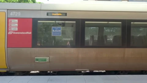 Train pulling into station at thornside Brisbane. Stock Footage 274757055