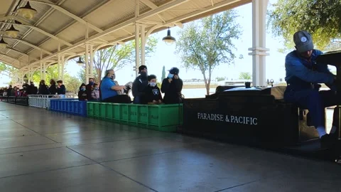 As the train ride around the McCormick-Stillman Railroad Park, Scottsdale, Video stock 150415439