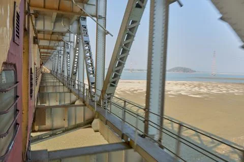 Train on a river bridge Stock-Fotos